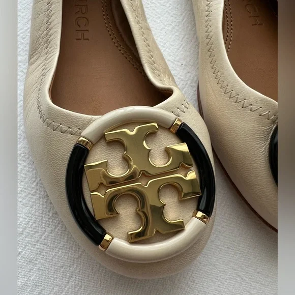 Tory Burch Enamel Logo Leather Ballet Flats RICE PAPER Gold Heel Details - Picture 3 of 10